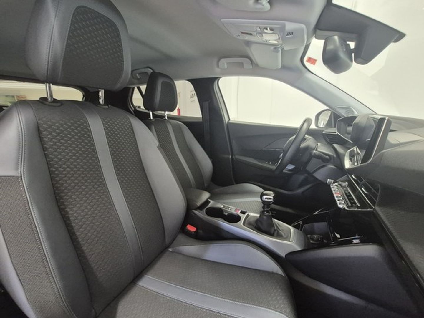 Peugeot 2008 PureTech 100 S&S Allure 75 kW (100 CV)