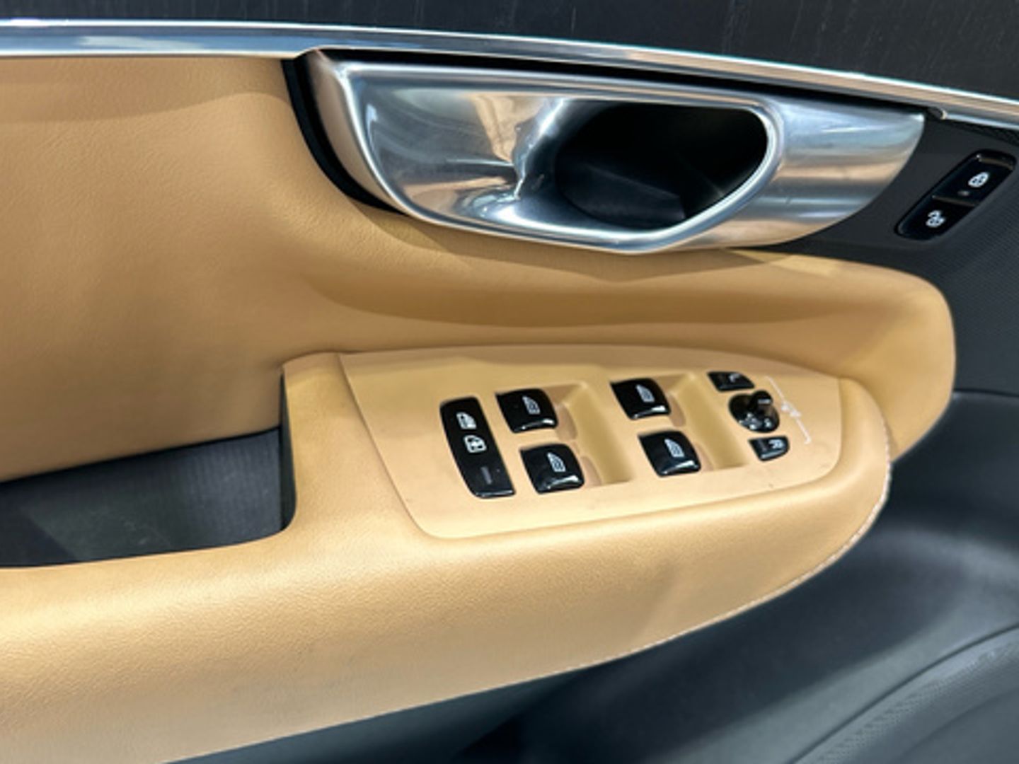 Volvo XC90 T8 Plus Dark Recharge AWD Auto 335 kW (455 CV)