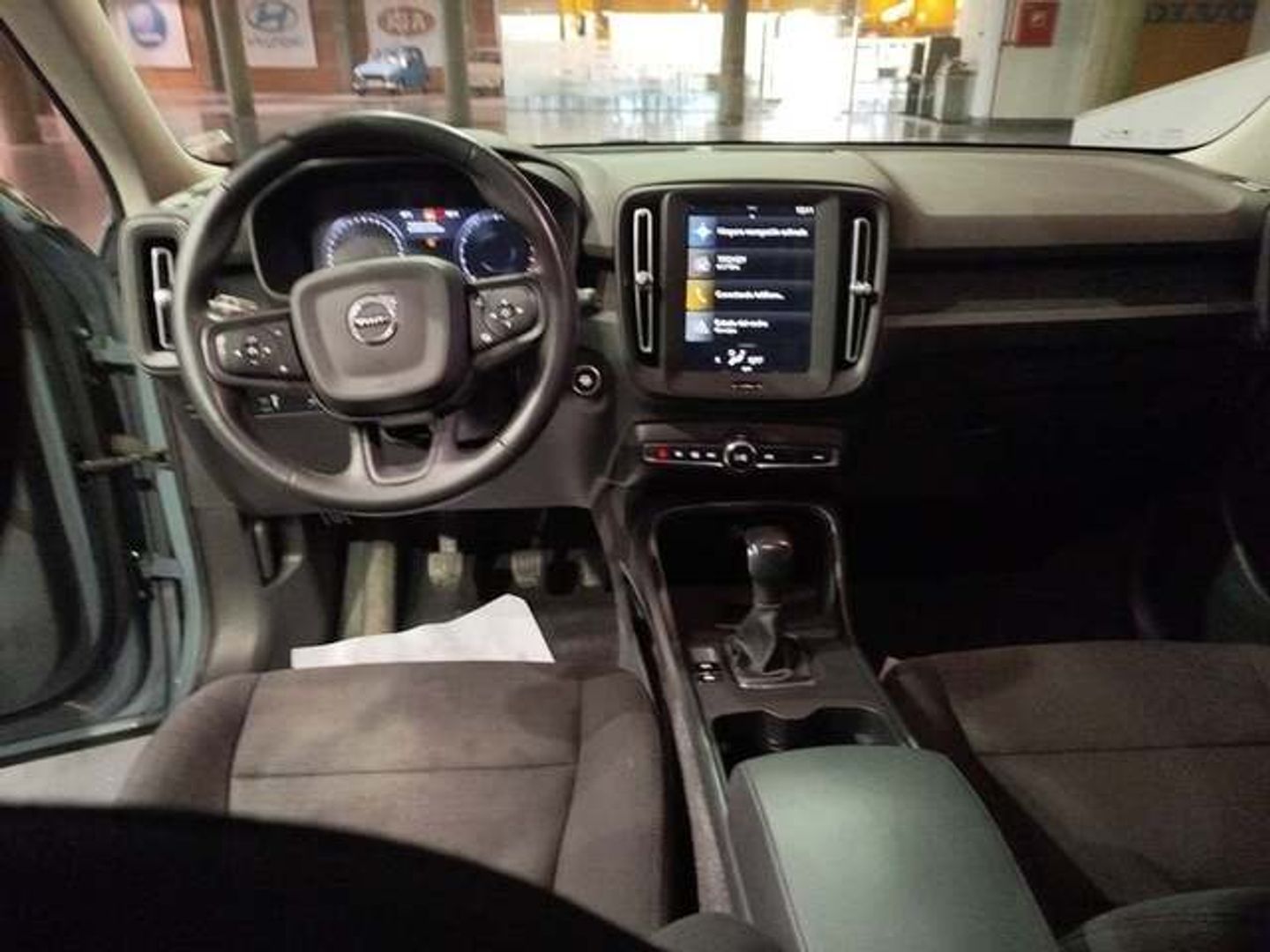 Volvo XC40 T2 Essential 95 kW (129 CV)