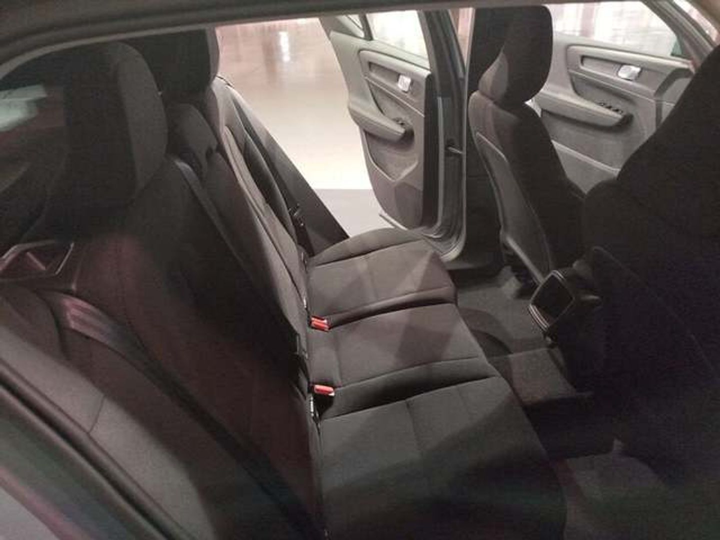 Volvo XC40 T2 Essential 95 kW (129 CV)