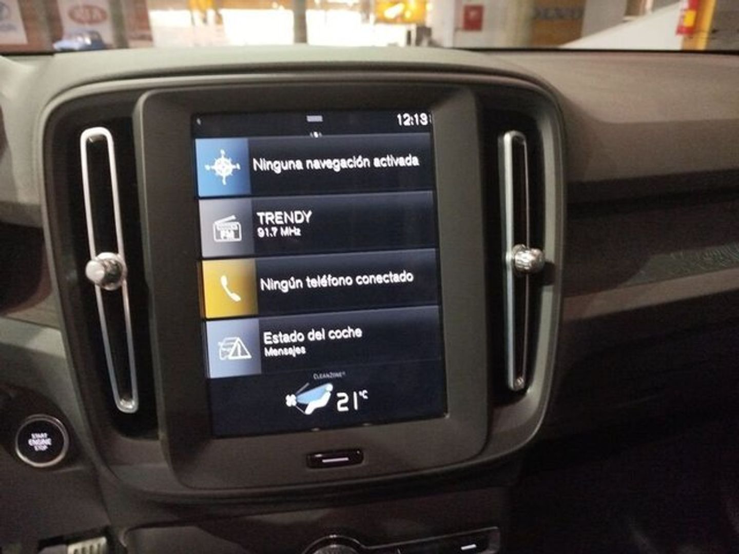 Volvo XC40 T2 Essential 95 kW (129 CV)