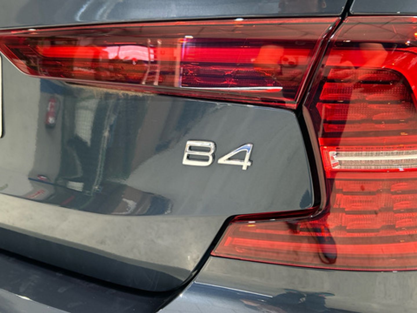 Volvo S60 B4 G Core FWD Auto 145 kW (197 CV)
