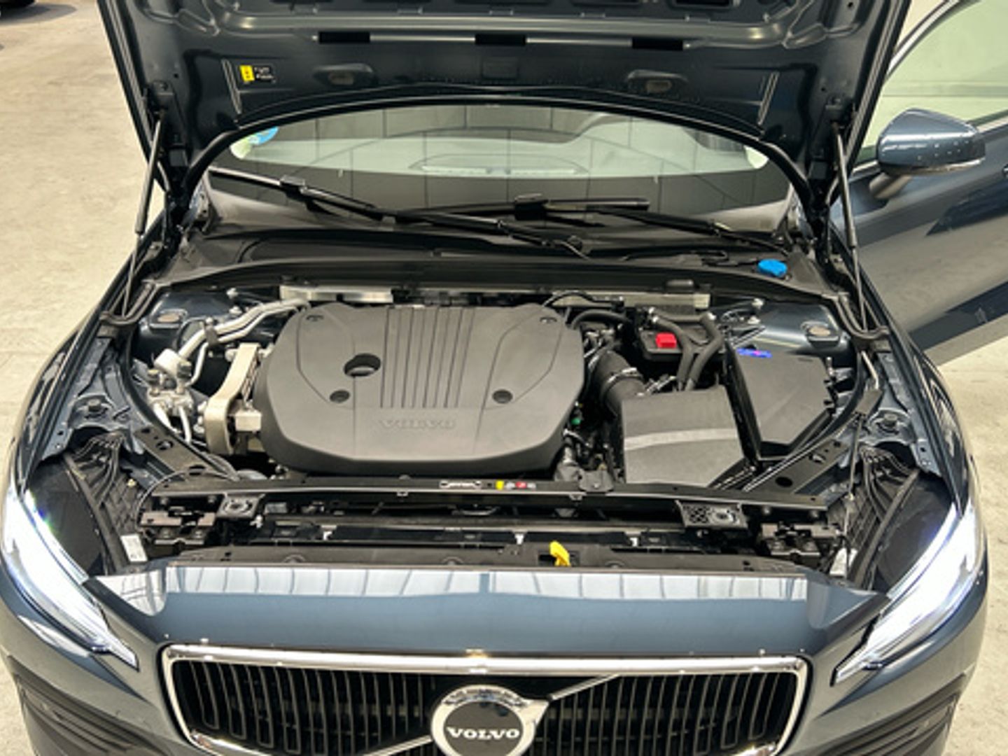 Volvo S60 B4 G Core FWD Auto 145 kW (197 CV)