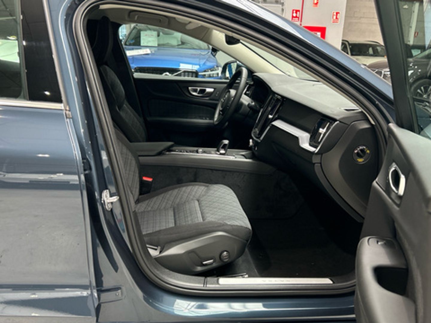 Volvo S60 B4 G Core FWD Auto 145 kW (197 CV)