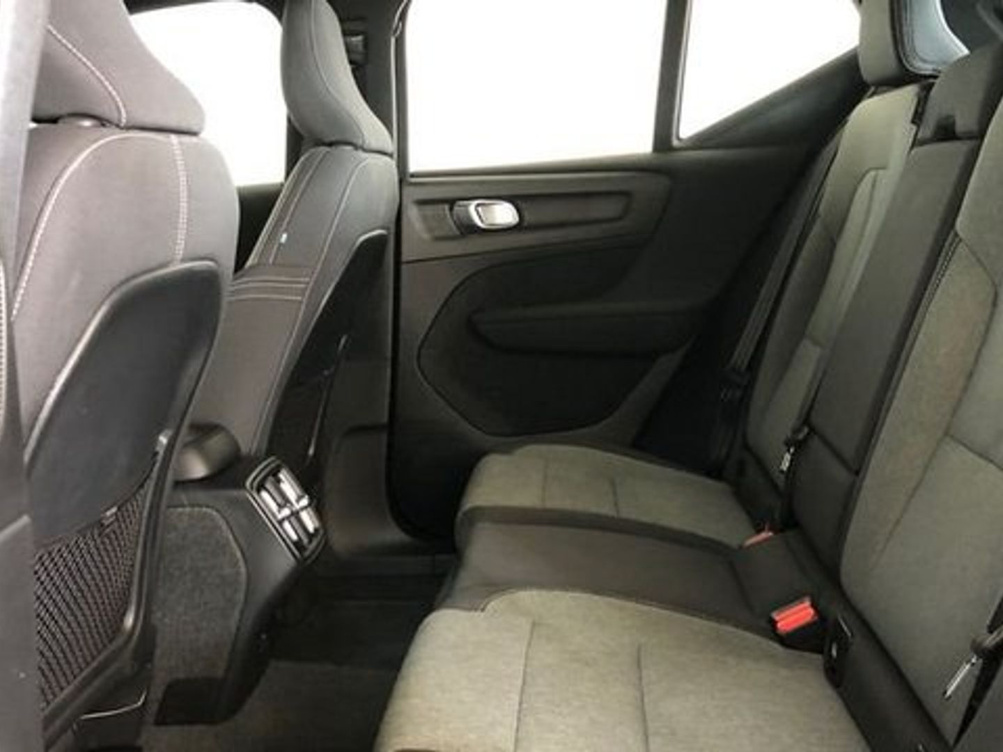 Volvo XC40 B3 G Plus Dark Auto 120 kW (163 CV)