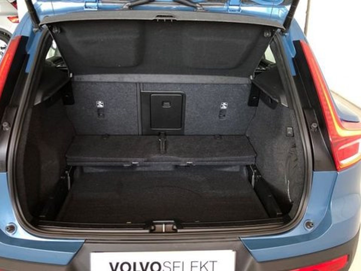 Volvo XC40 B3 G Plus Dark Auto 120 kW (163 CV)