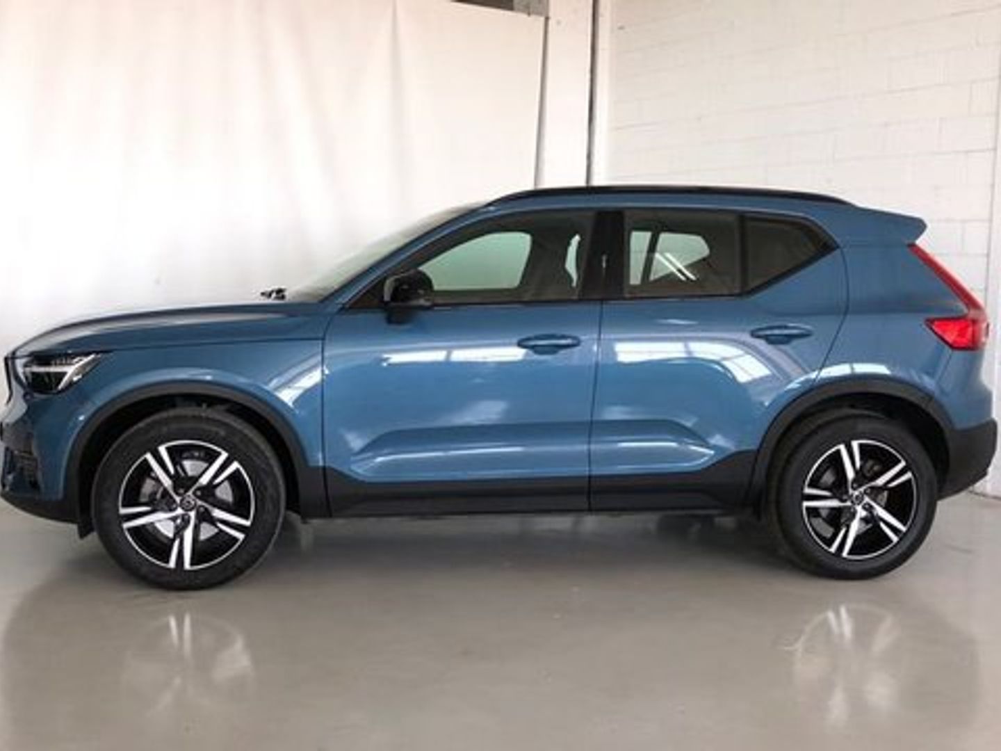 Volvo XC40 B3 G Plus Dark Auto 120 kW (163 CV)