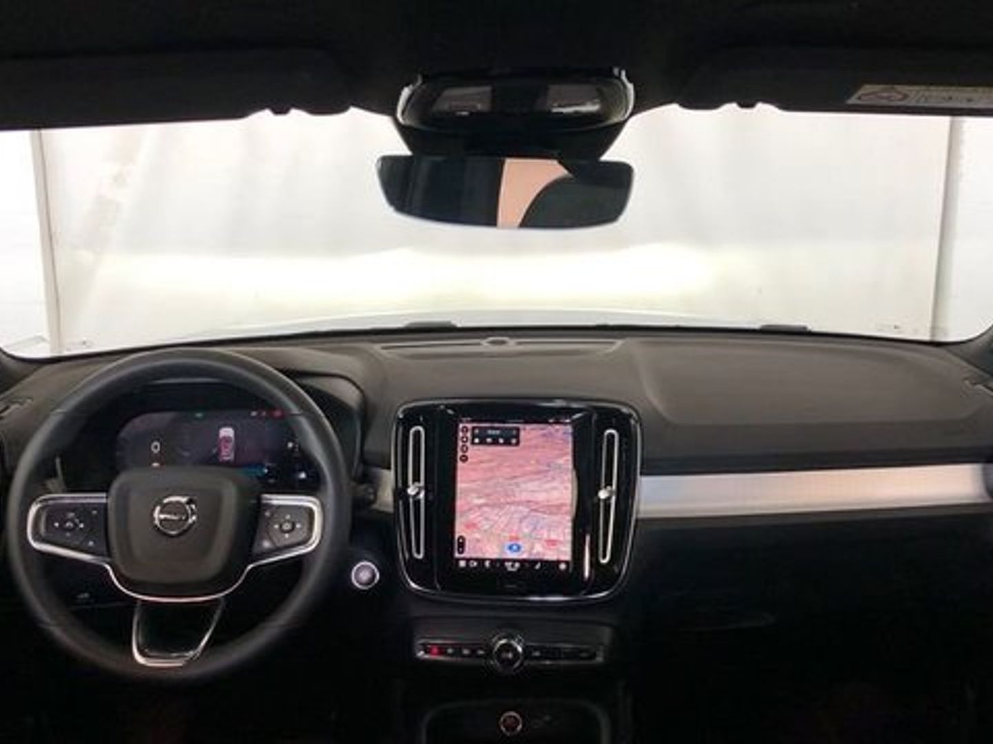 Volvo XC40 B3 G Plus Dark Auto 120 kW (163 CV)