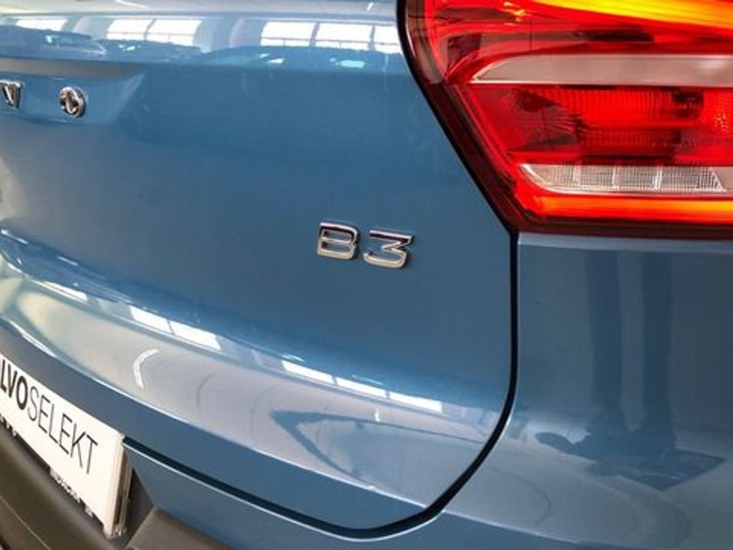 Volvo XC40 B3 G Plus Dark Auto 120 kW (163 CV)