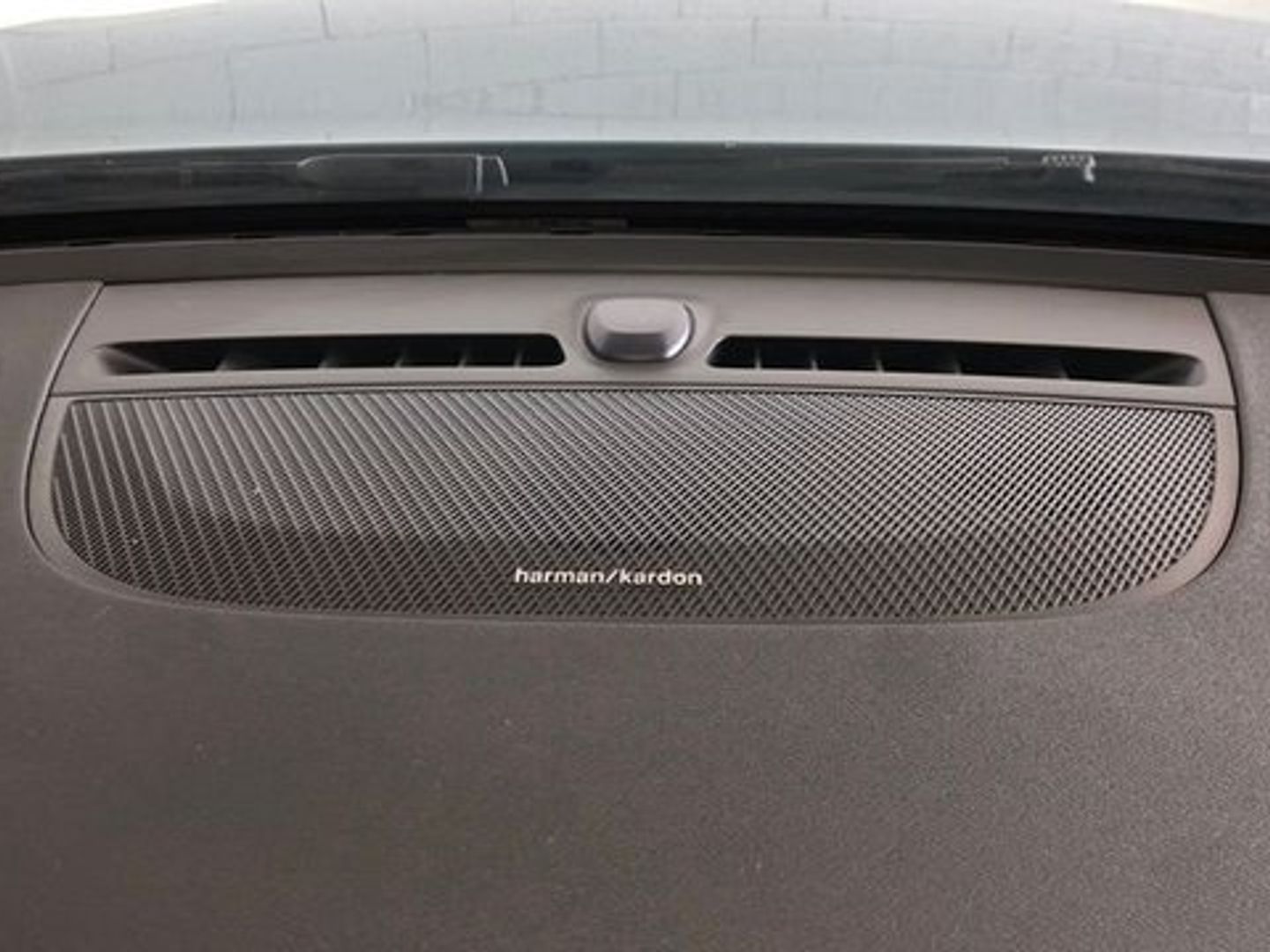Volvo XC40 B3 G Plus Dark Auto 120 kW (163 CV)
