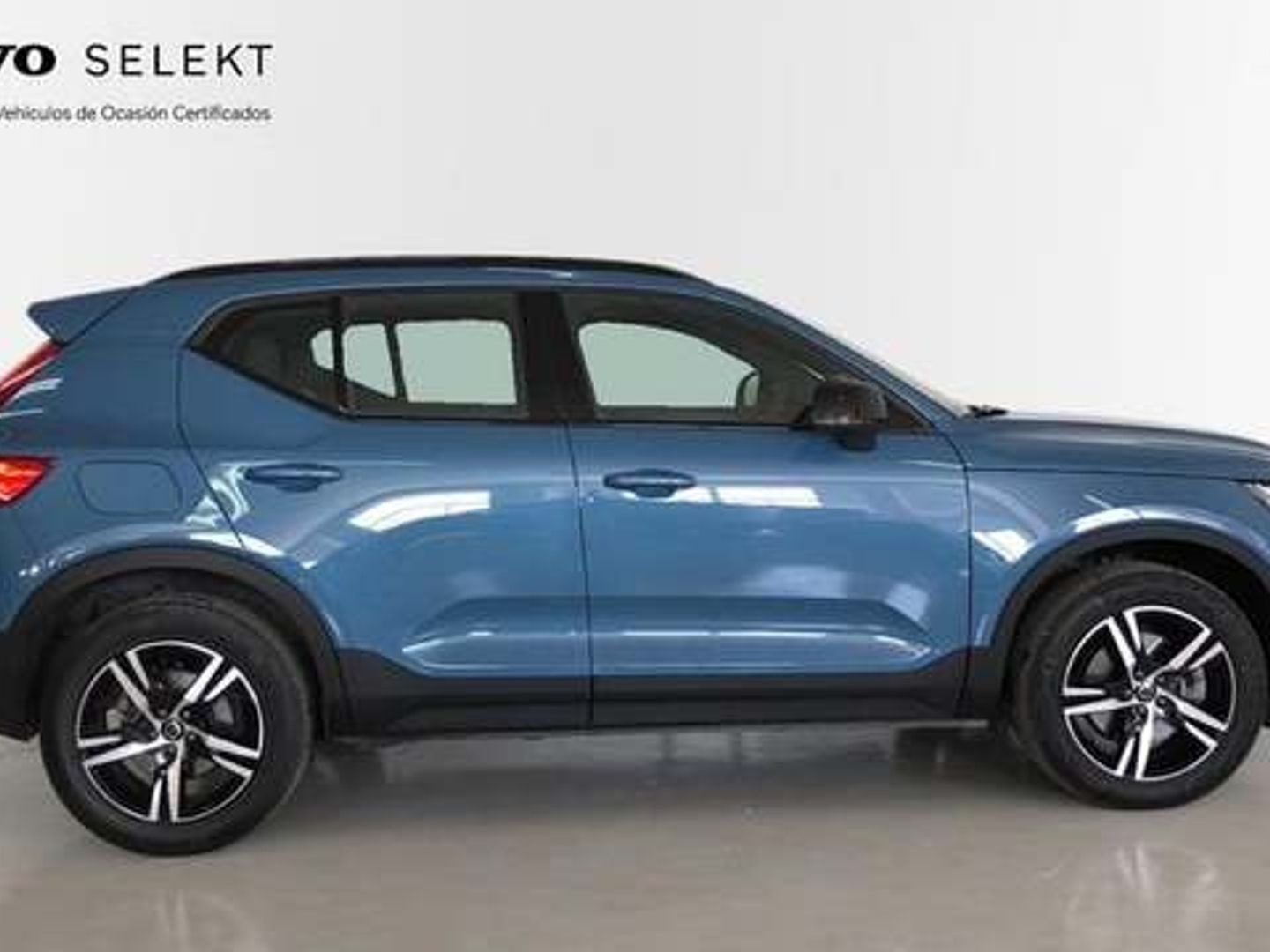 Volvo XC40 B3 G Plus Dark Auto 120 kW (163 CV)