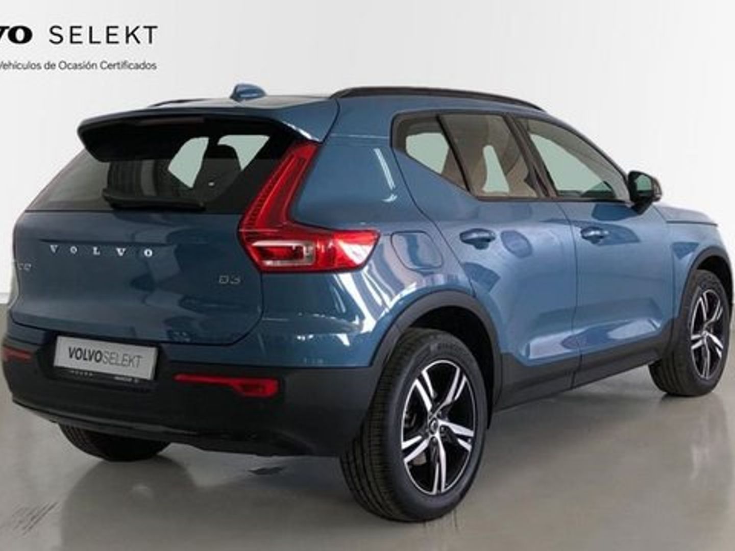 Volvo XC40 B3 G Plus Dark Auto 120 kW (163 CV)