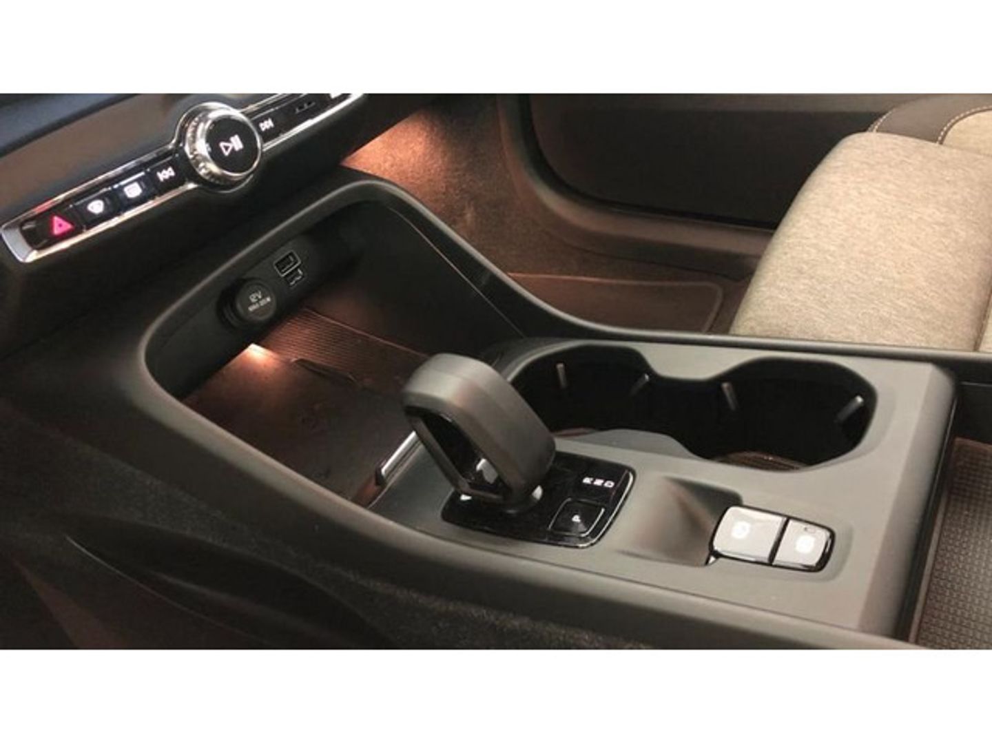 Volvo XC40 T4 PHEV Recharge Core Auto 155 kW (211 CV)