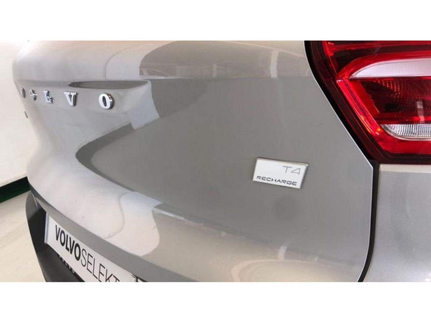 Volvo XC40 T4 PHEV Recharge Core Auto 155 kW (211 CV)
