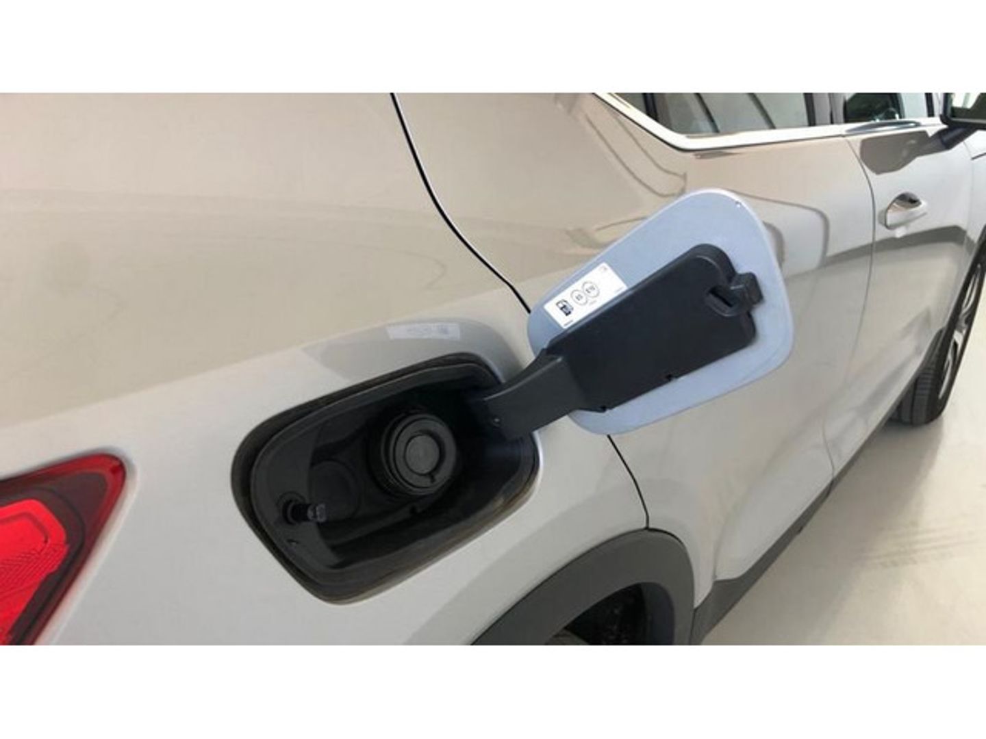 Volvo XC40 T4 PHEV Recharge Core Auto 155 kW (211 CV)