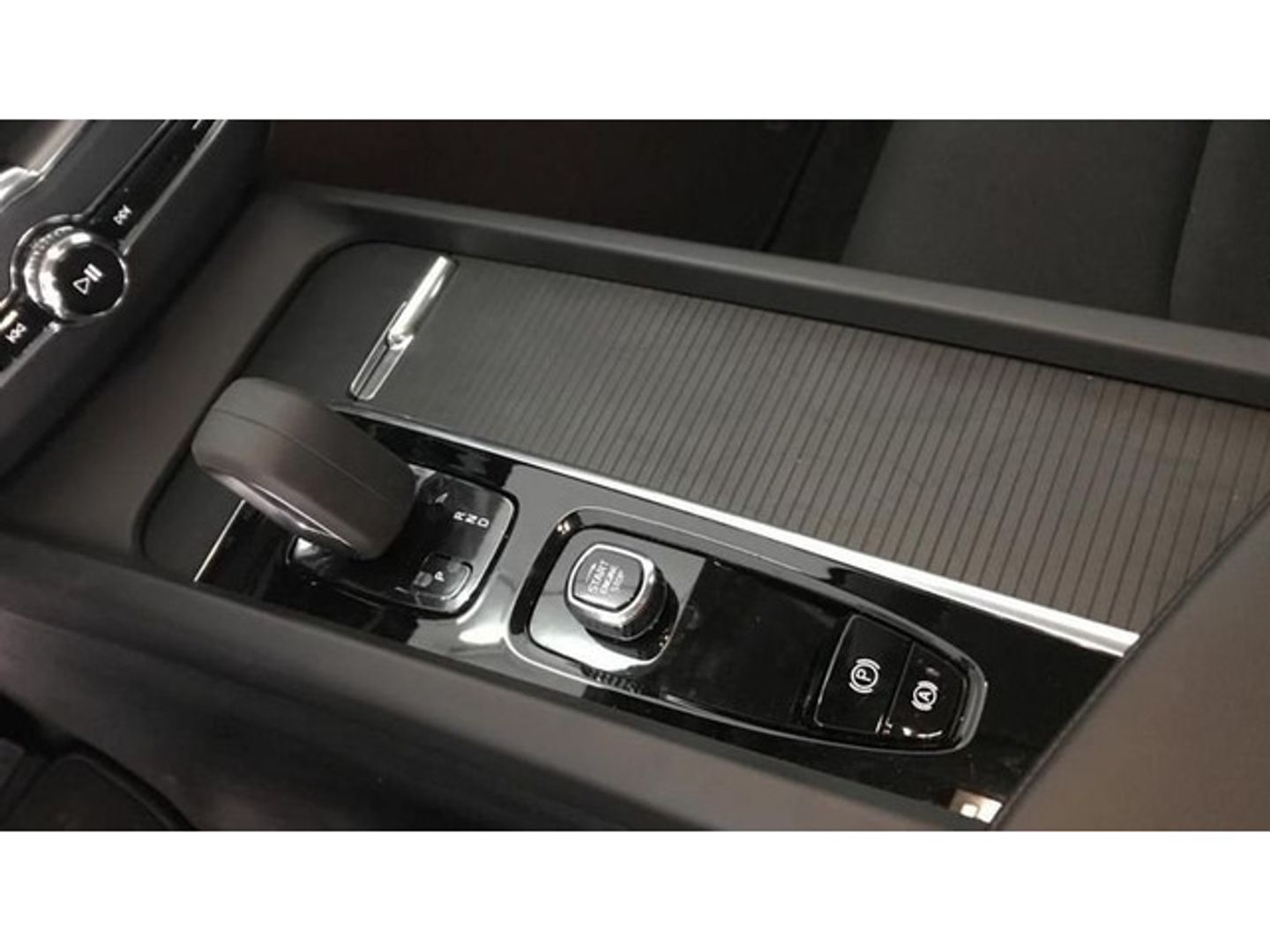 Volvo XC60 B4 G Momentum Pro Auto 145 kW (197 CV)