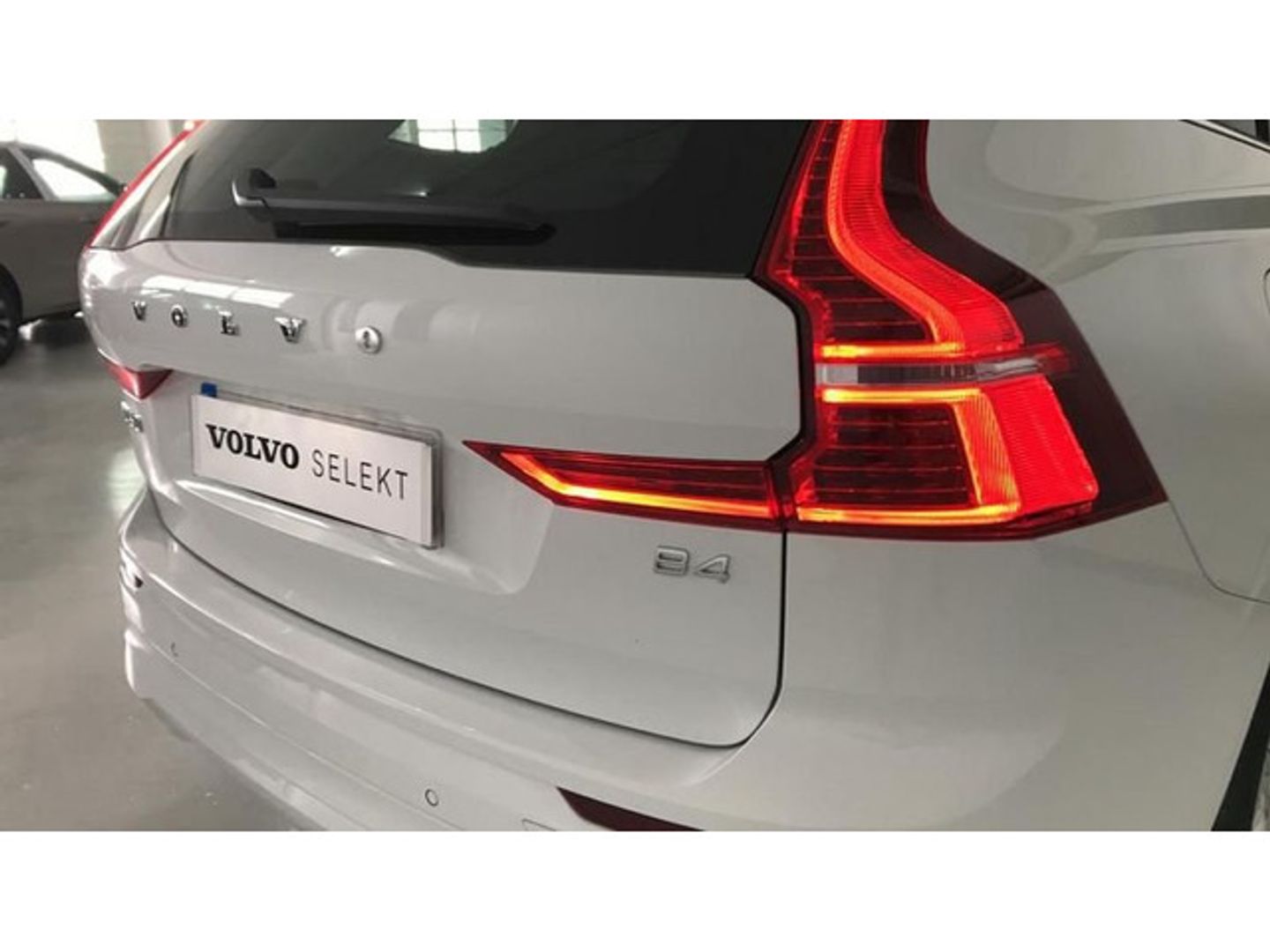 Volvo XC60 B4 G Momentum Pro Auto 145 kW (197 CV)