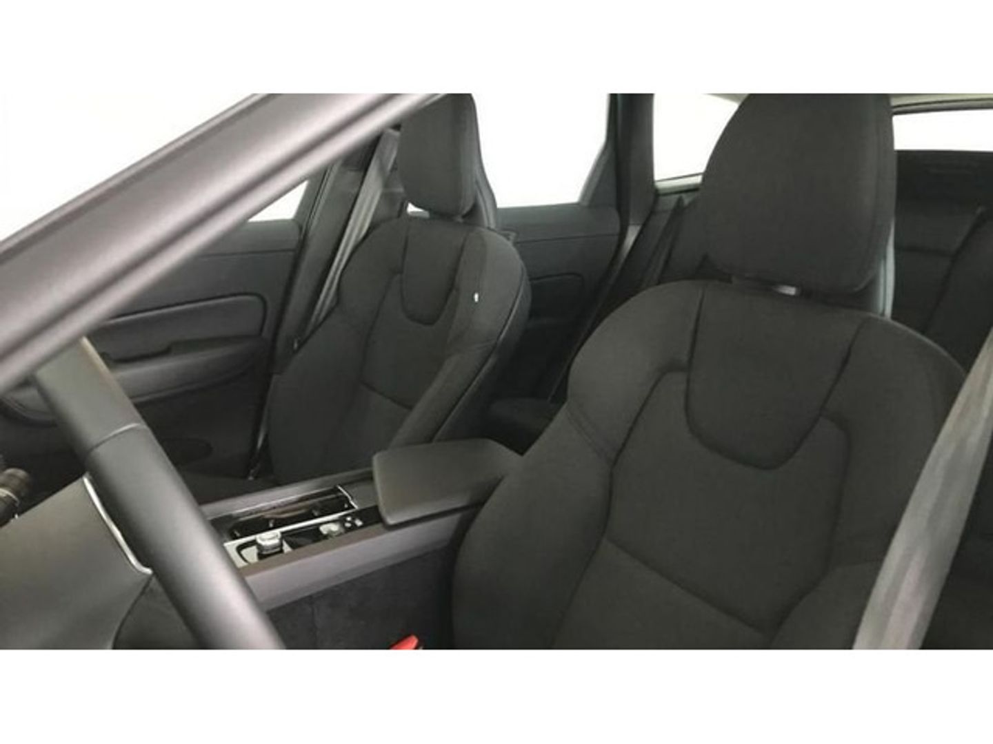 Volvo XC60 B4 G Momentum Pro Auto 145 kW (197 CV)