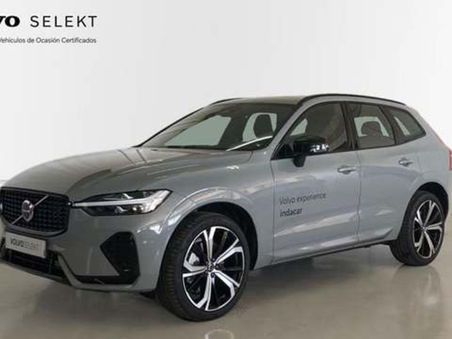 Volvo XC60 B4 D Plus Dark Auto 145 kW (197 CV) Gris All Terrain / Pick-up