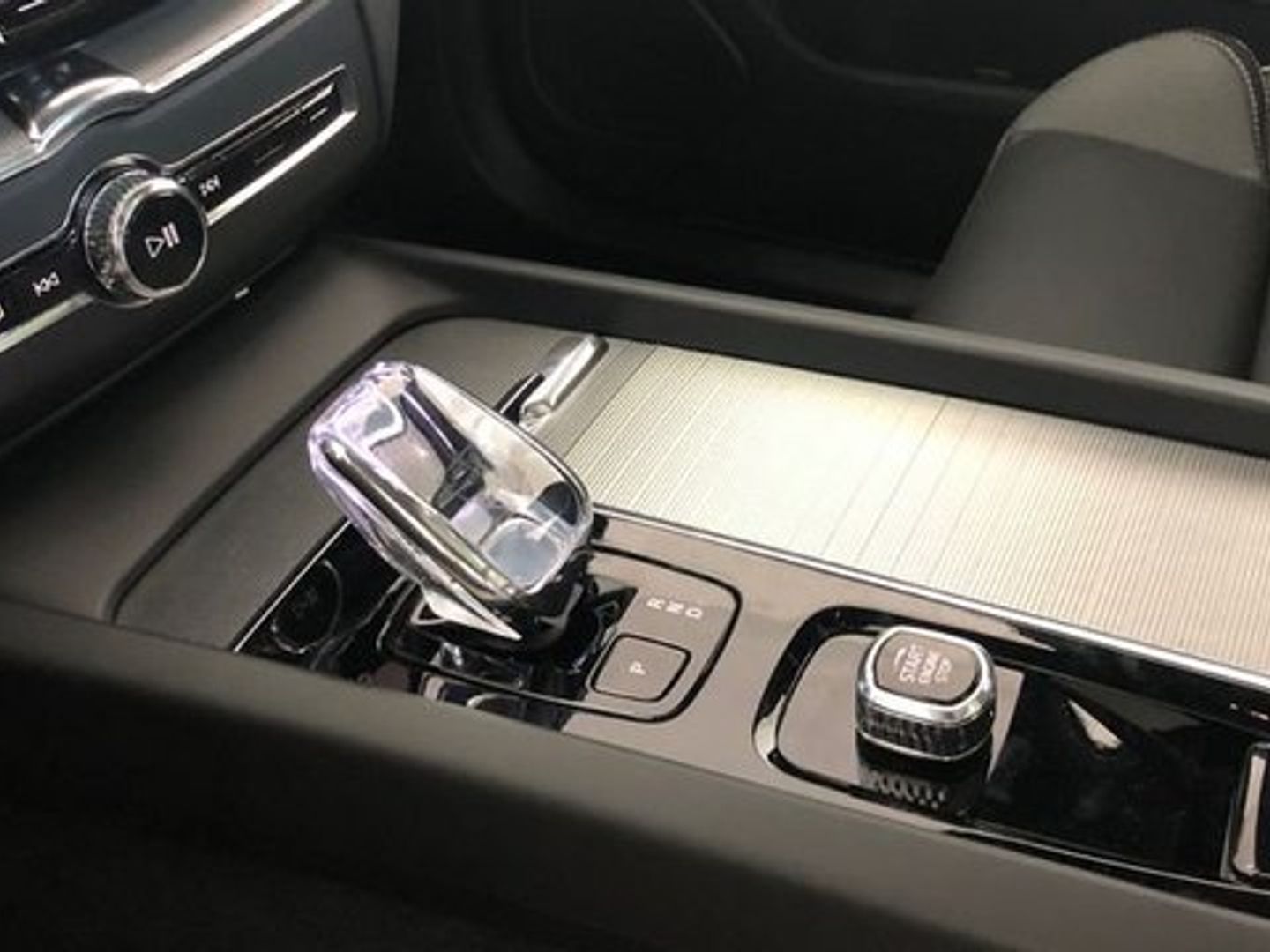 Volvo XC60 B4 D Plus Dark Auto 145 kW (197 CV)