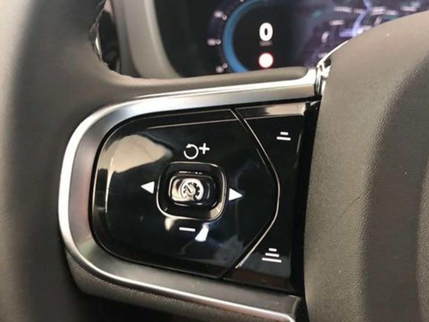 Volvo XC60 B4 D Plus Dark Auto 145 kW (197 CV)