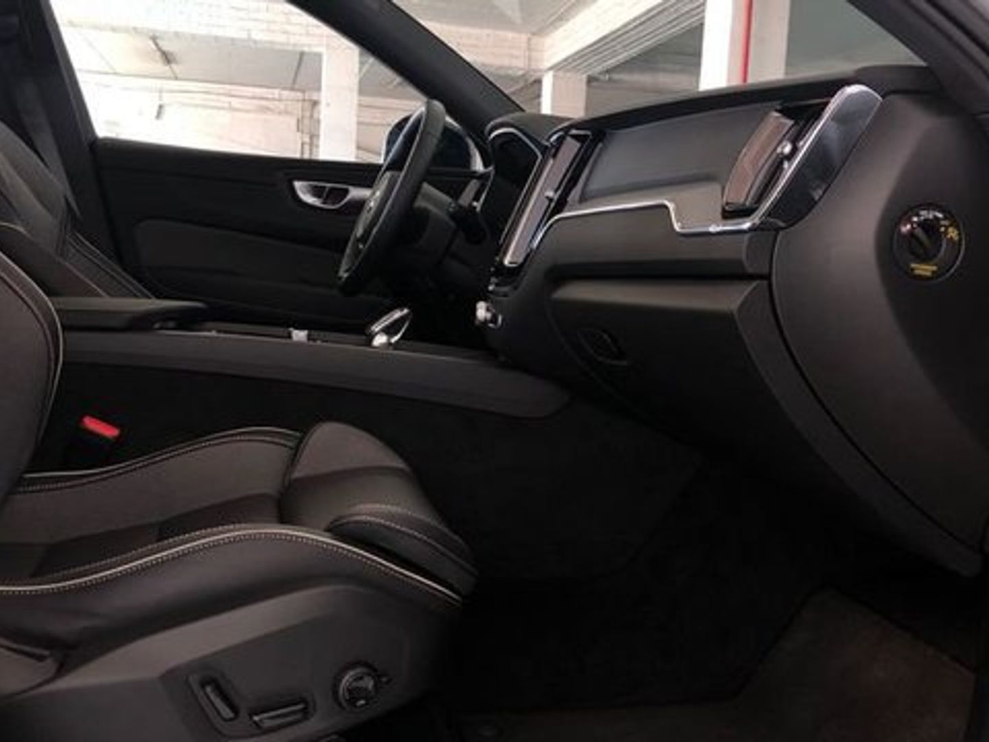Volvo XC60 B4 D Plus Dark Auto 145 kW (197 CV)