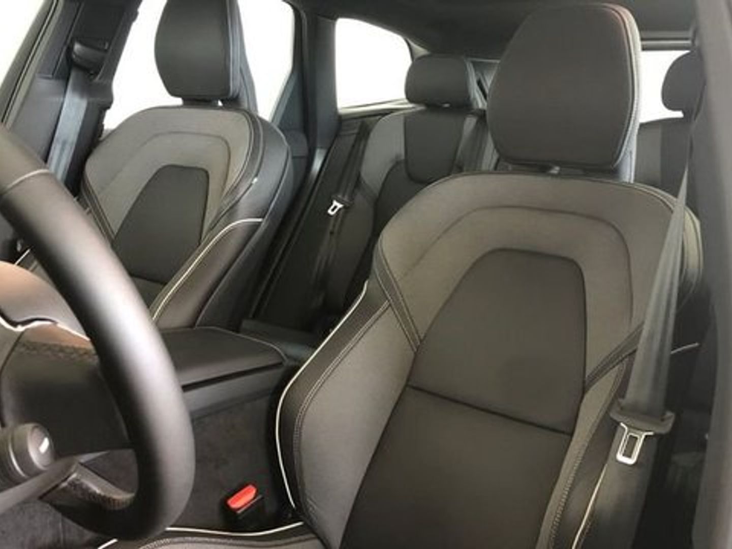Volvo XC60 B4 D Plus Dark Auto 145 kW (197 CV)