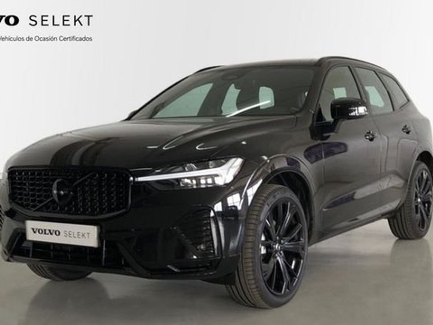 Volvo XC60 B5 G Black Edition Plus Dark AWD AT 184 kW (250 CV) Negro All Terrain / Pick-up