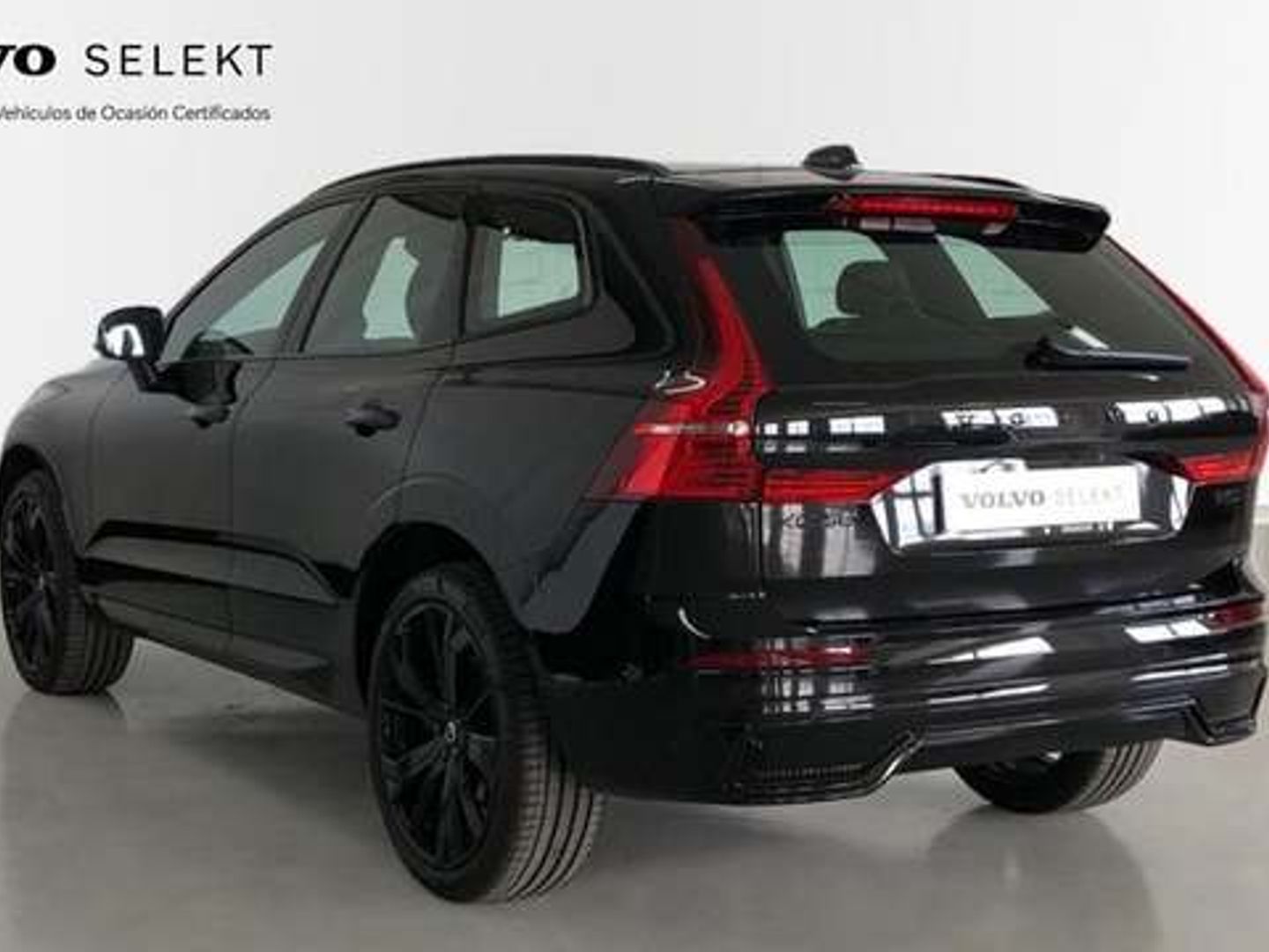 Volvo XC60 B5 G Black Edition Plus Dark AWD AT 184 kW (250 CV)