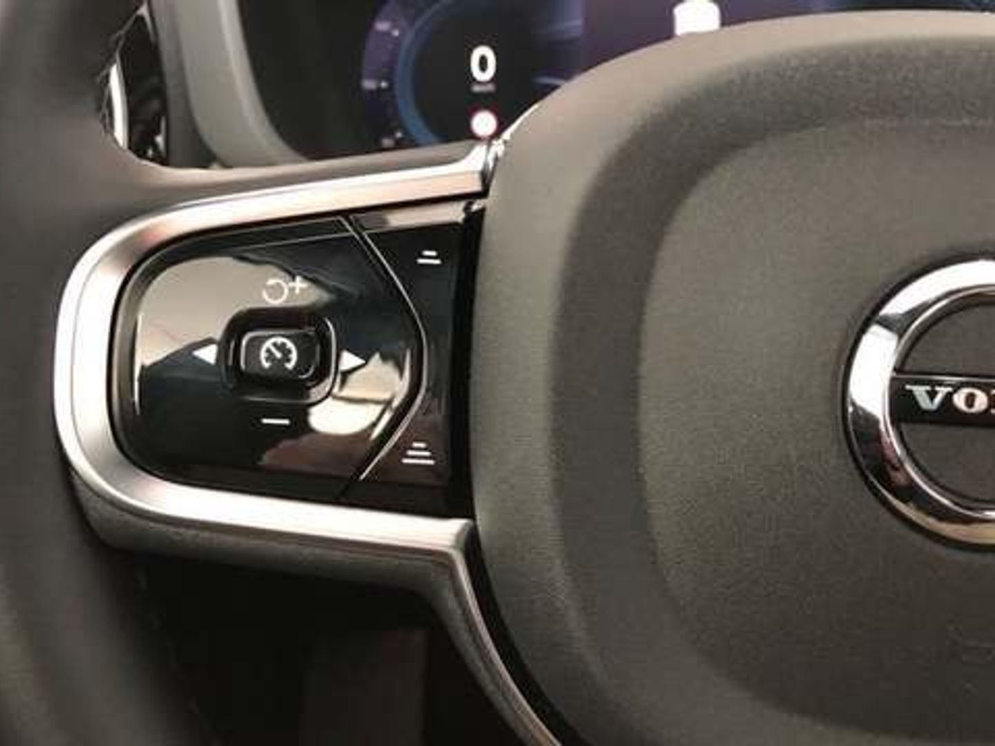 Volvo XC60 B5 G Black Edition Plus Dark AWD AT 184 kW (250 CV)