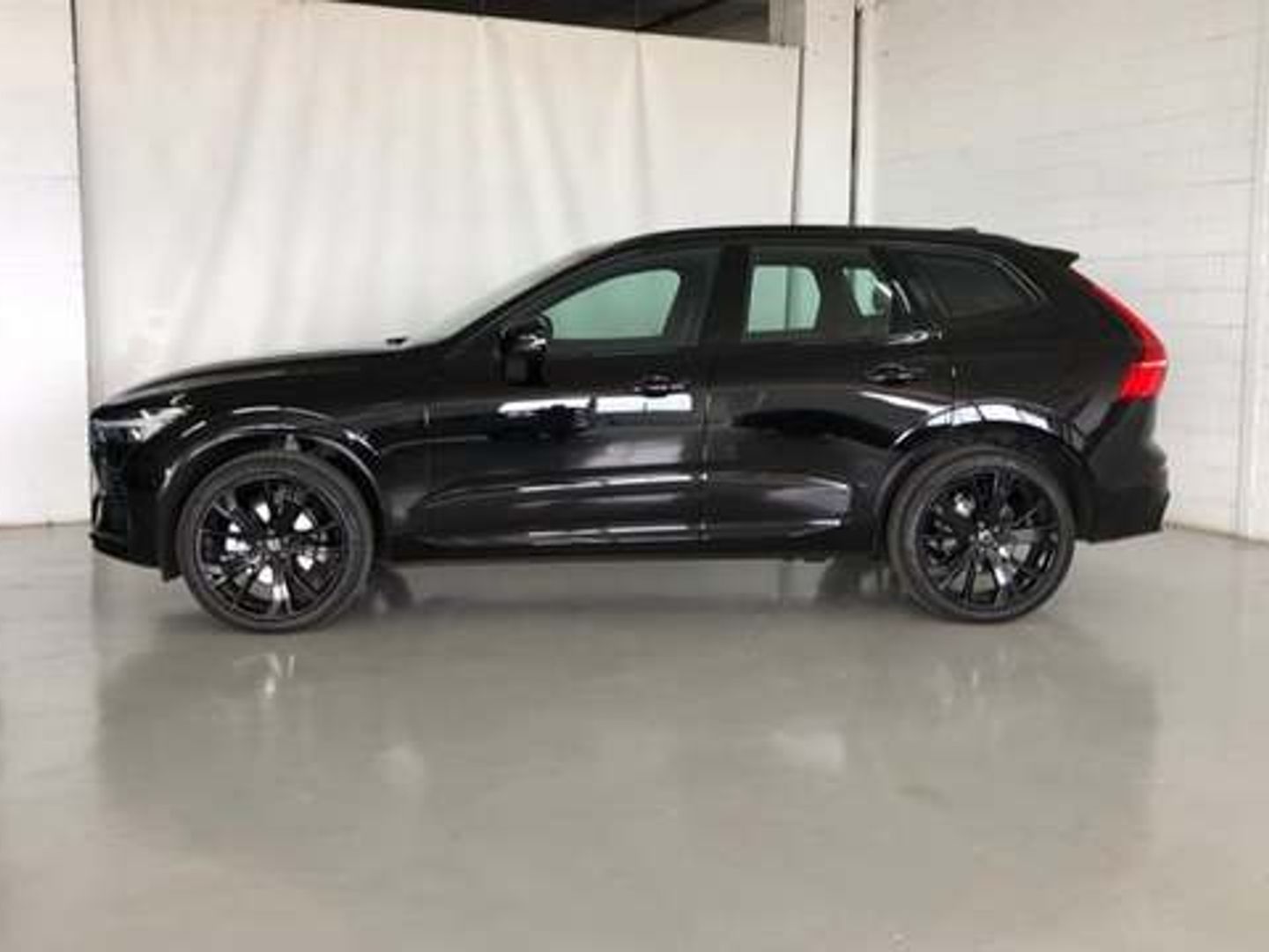 Volvo XC60 B5 G Black Edition Plus Dark AWD AT 184 kW (250 CV)