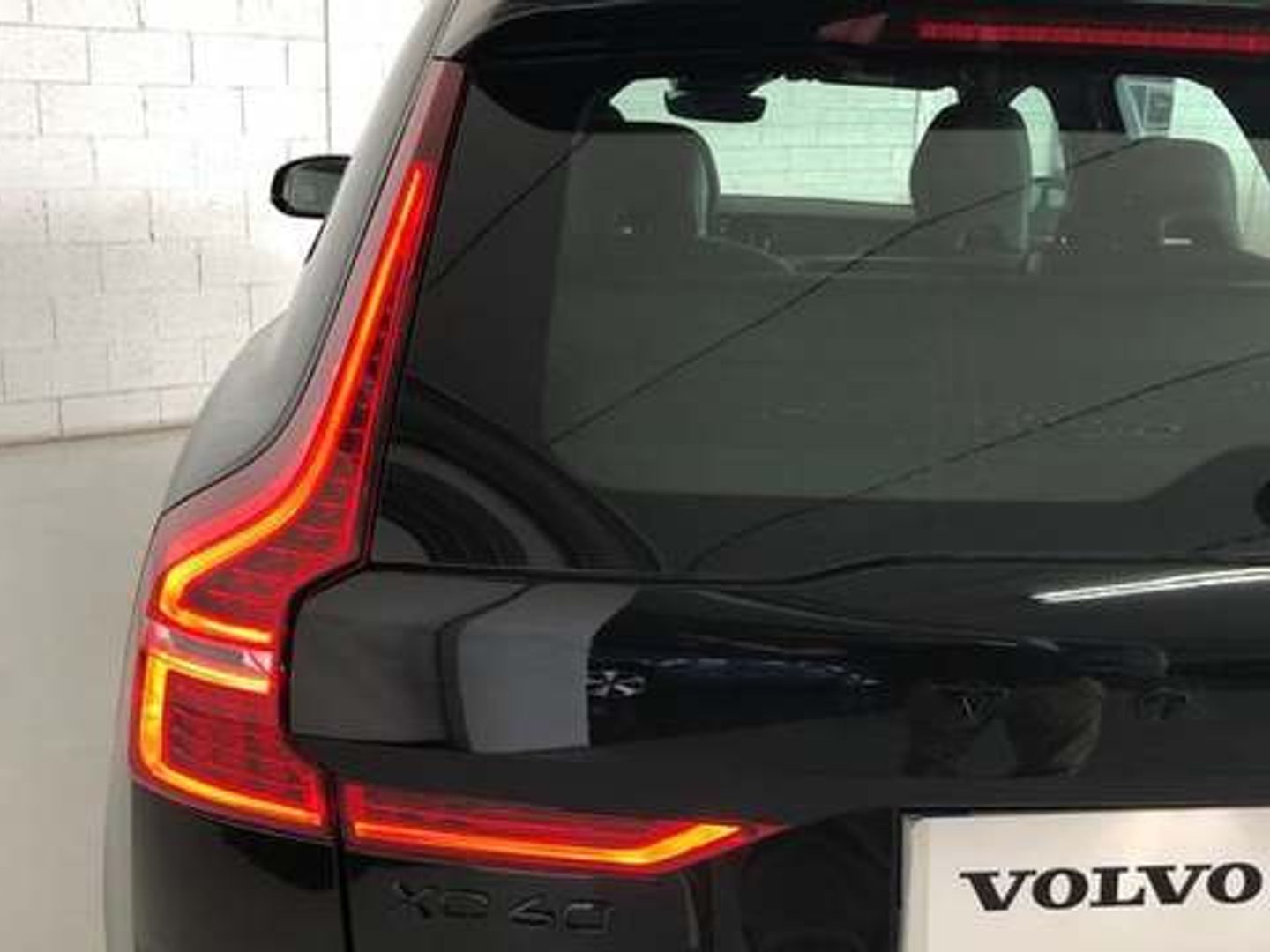 Volvo XC60 B5 G Black Edition Plus Dark AWD AT 184 kW (250 CV)