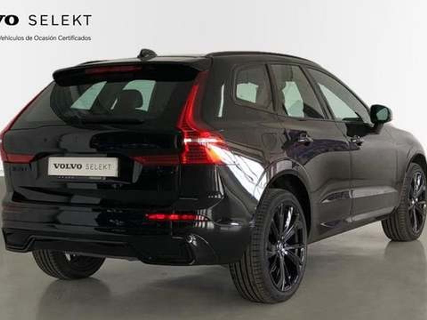 Volvo XC60 B5 G Black Edition Plus Dark AWD AT 184 kW (250 CV)