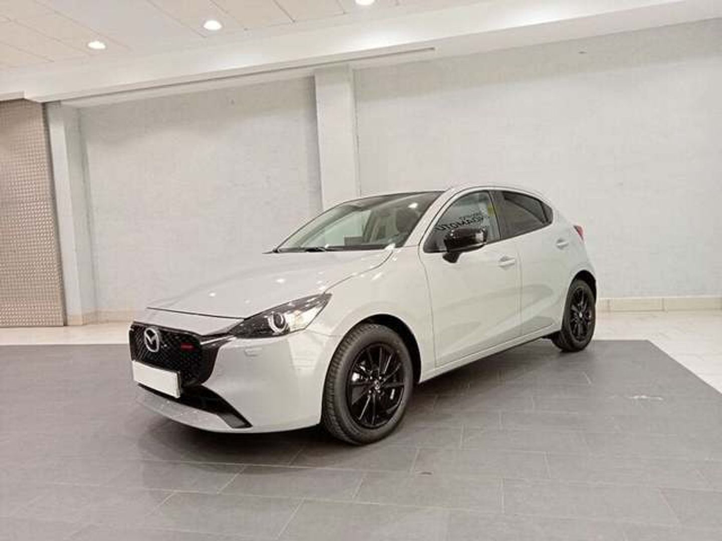 Mazda Mazda 2 1.5 G e-SKYACTIV Homura Aka 66 kW (90 CV)