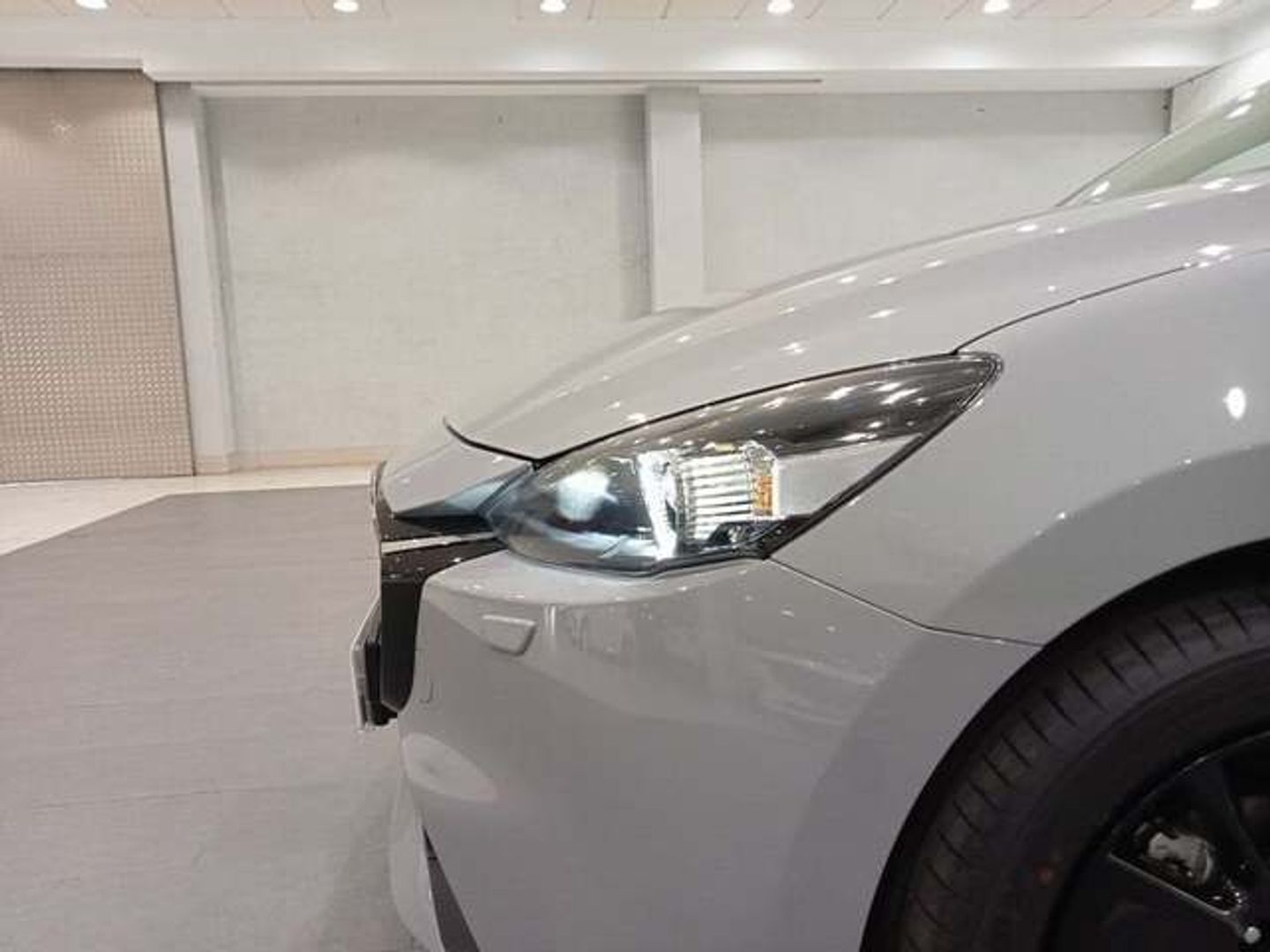 Mazda Mazda 2 1.5 G e-SKYACTIV Homura Aka 66 kW (90 CV)