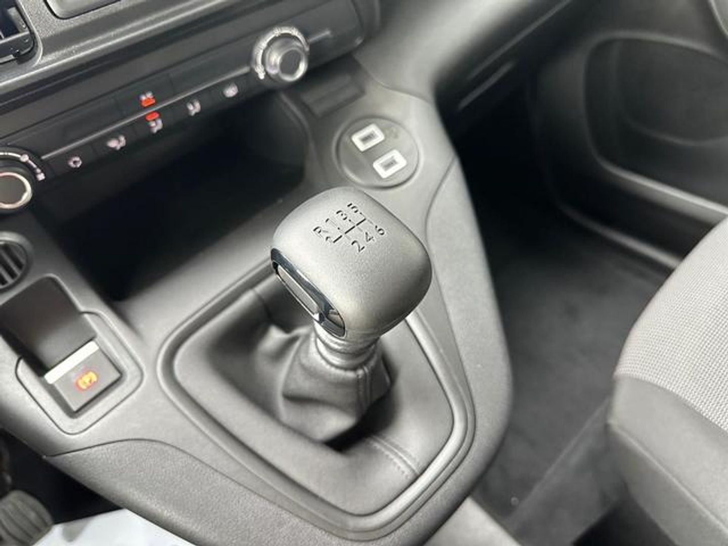 Peugeot Rifter Active Business Standard BlueHDi 73 kW (100 CV)