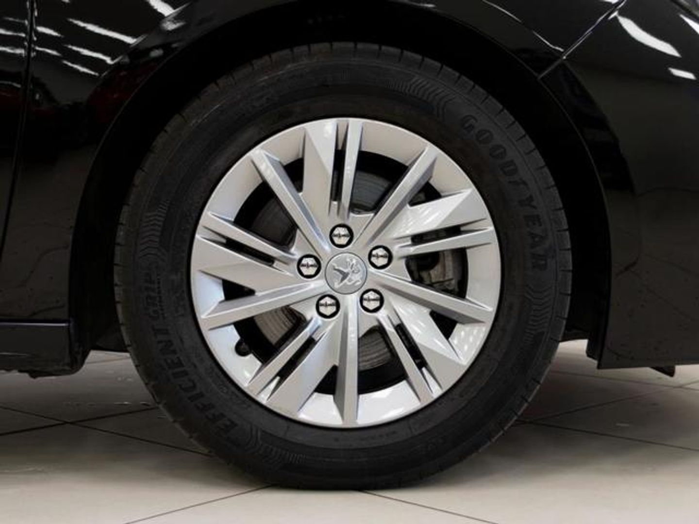 Peugeot 508 BlueHDi 130 S&S Active Pack EAT8 96 kW (130 CV)