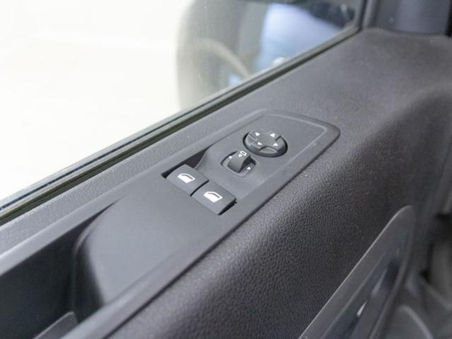 Peugeot Traveller BlueHDi 180 Business Standard EAT8 132 kW (180 CV)