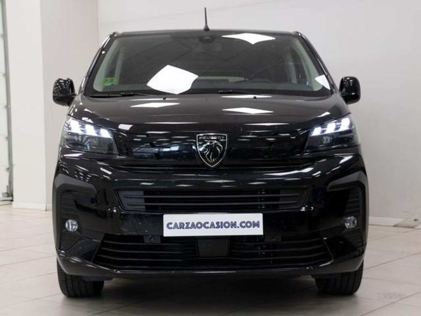 Peugeot Traveller BlueHDi 180 Business Standard EAT8 132 kW (180 CV)
