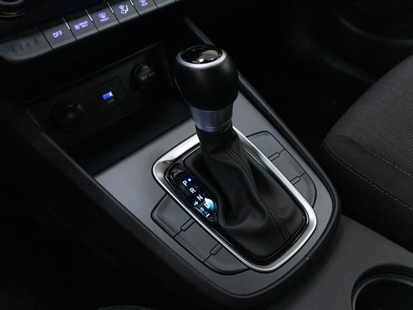 Hyundai Kona 1.6 GDI HEV Maxx DCT 104 kW (141 CV)