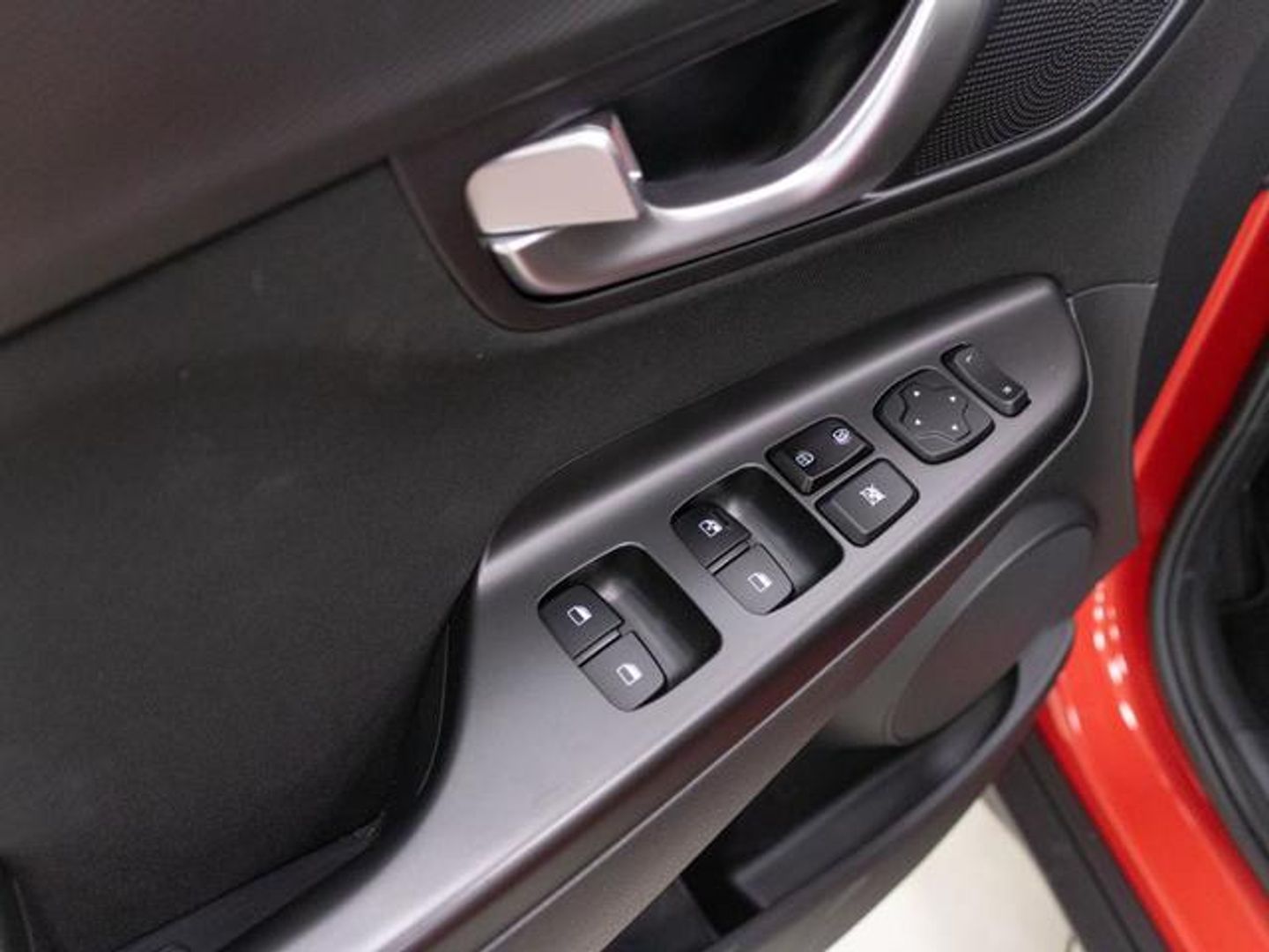 Hyundai Kona 1.6 GDI HEV Maxx DCT 104 kW (141 CV)