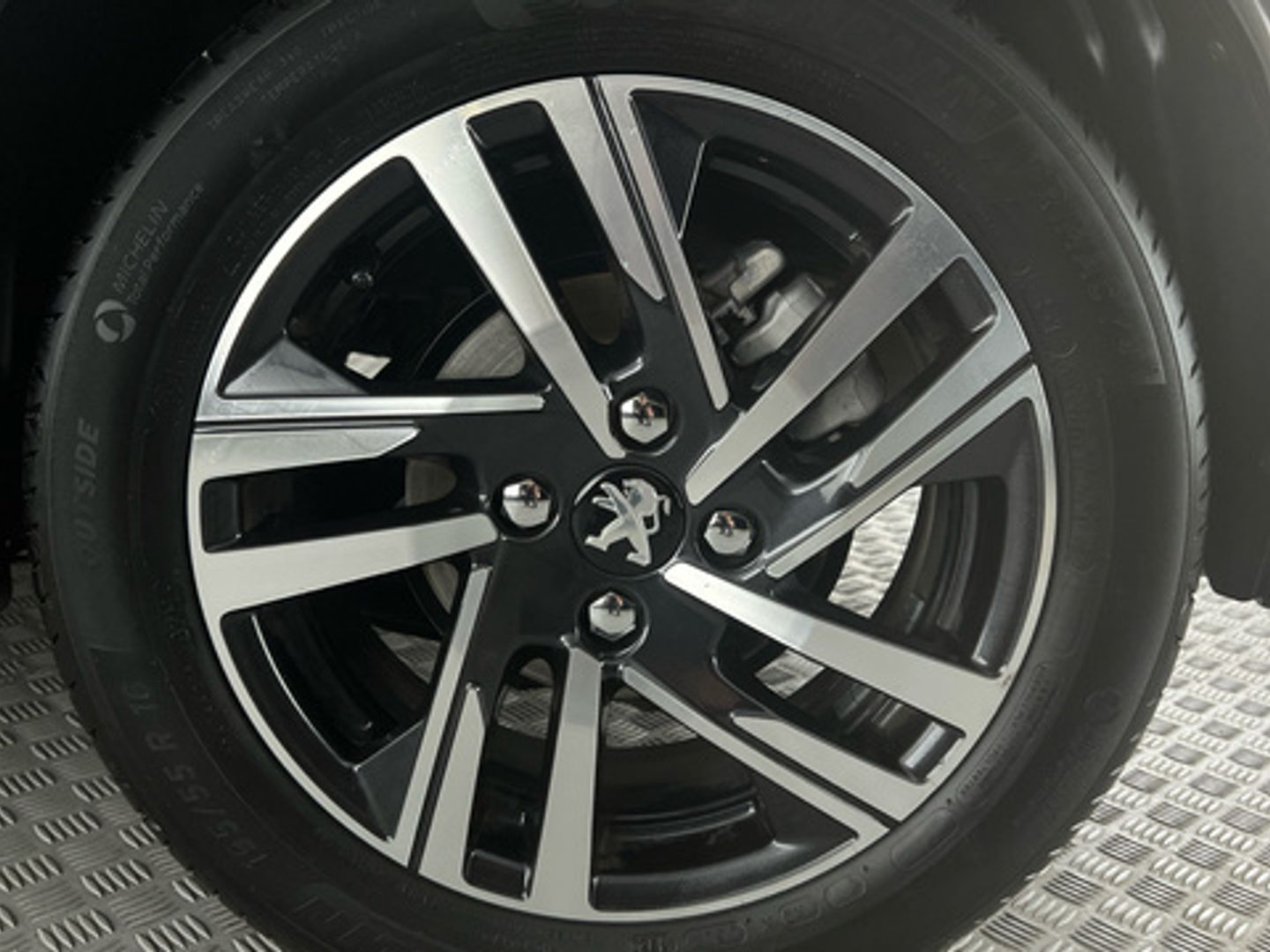Peugeot 208 PureTech 100 Active Pack 75 kW (100 CV)