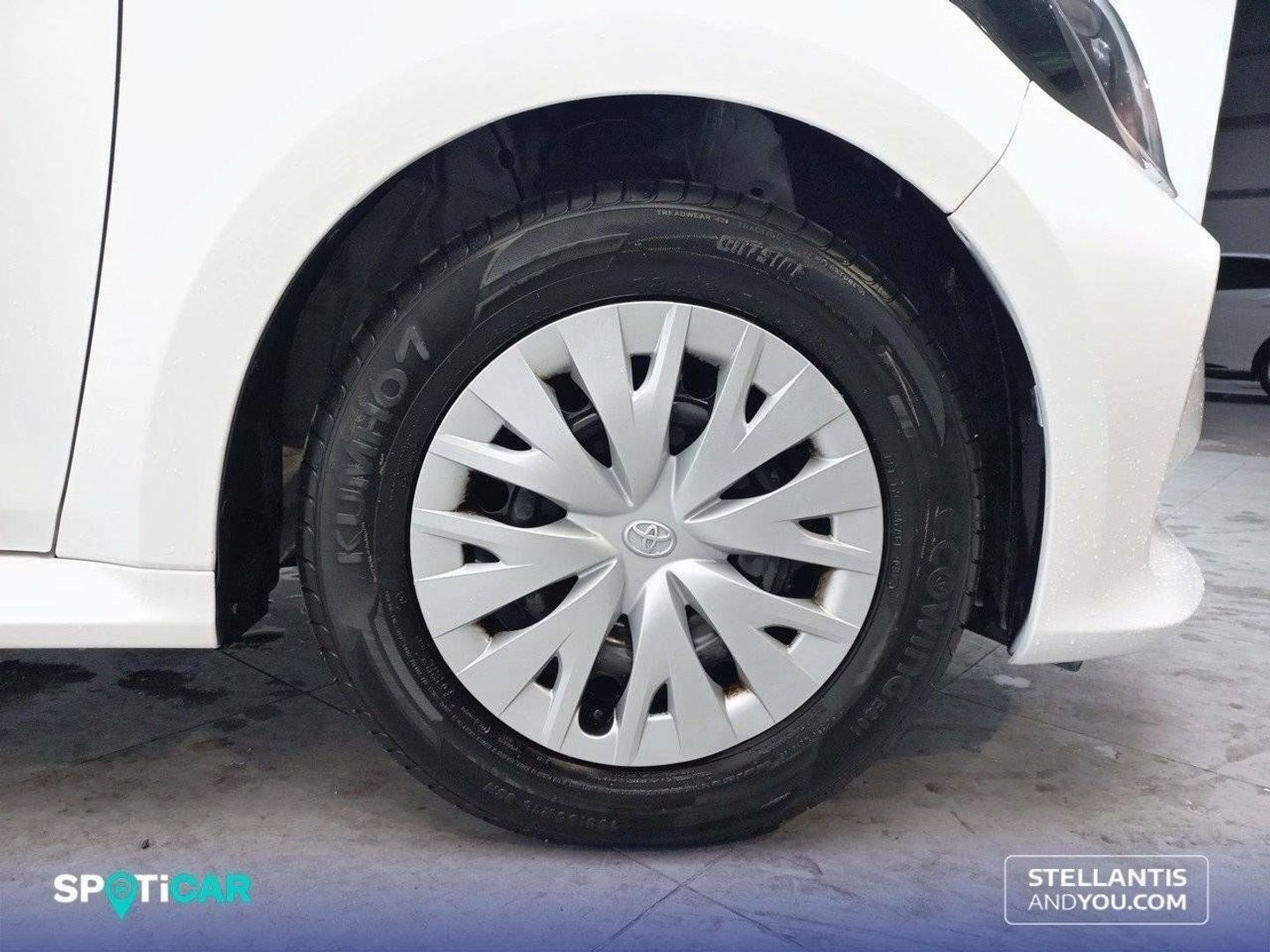 Toyota Yaris 1.0 70 Business 51 kW (69 CV)