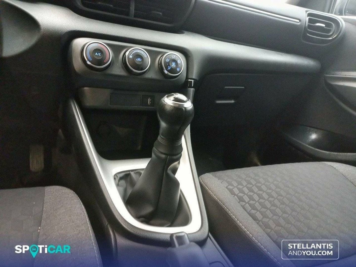 Toyota Yaris 1.0 70 Business 51 kW (69 CV)