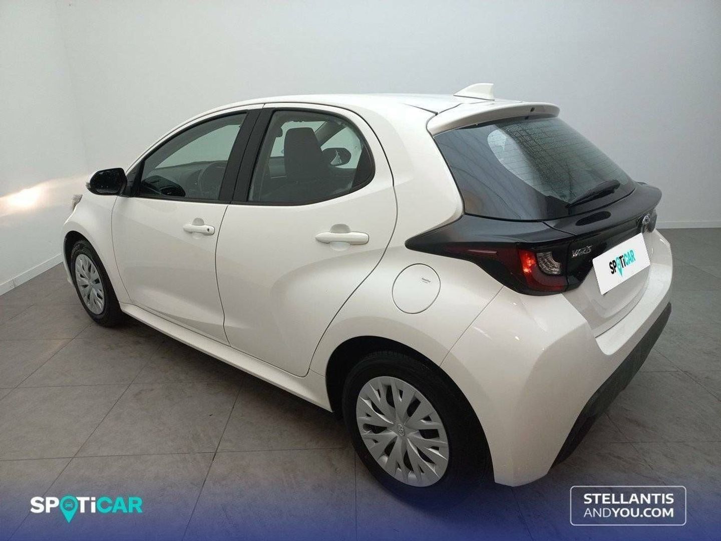 Toyota Yaris 1.0 70 Business 51 kW (69 CV)