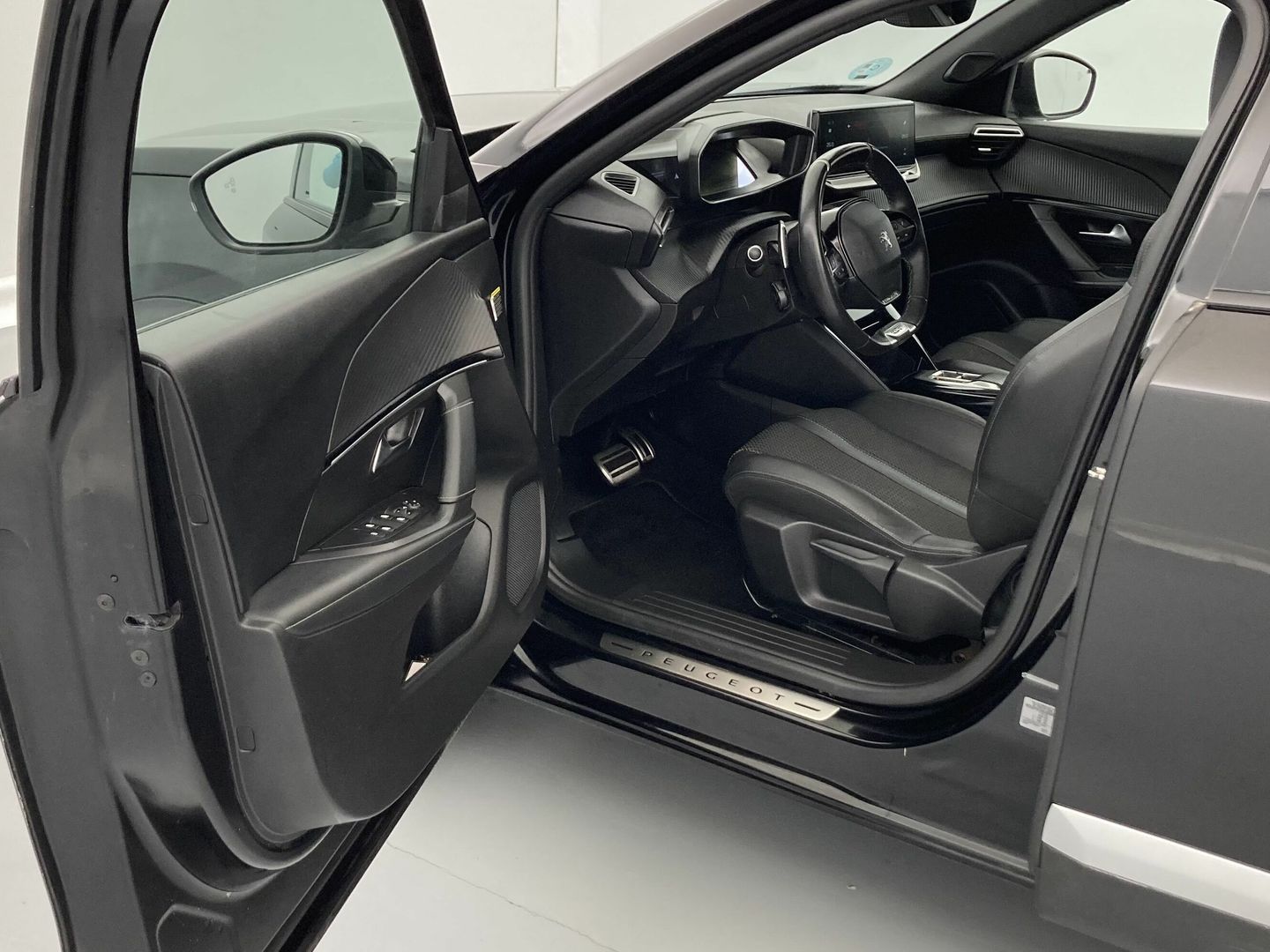 Peugeot 2008 BlueHDi 130 S&S GT EAT8 96 kW (130 CV)