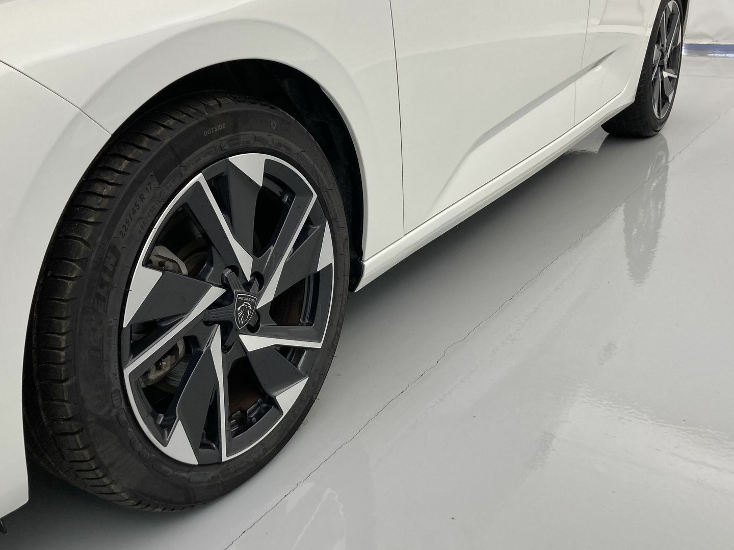 Peugeot 308 Allure Pack BlueHDi 130 S&S EAT8 96 kW (130 CV)