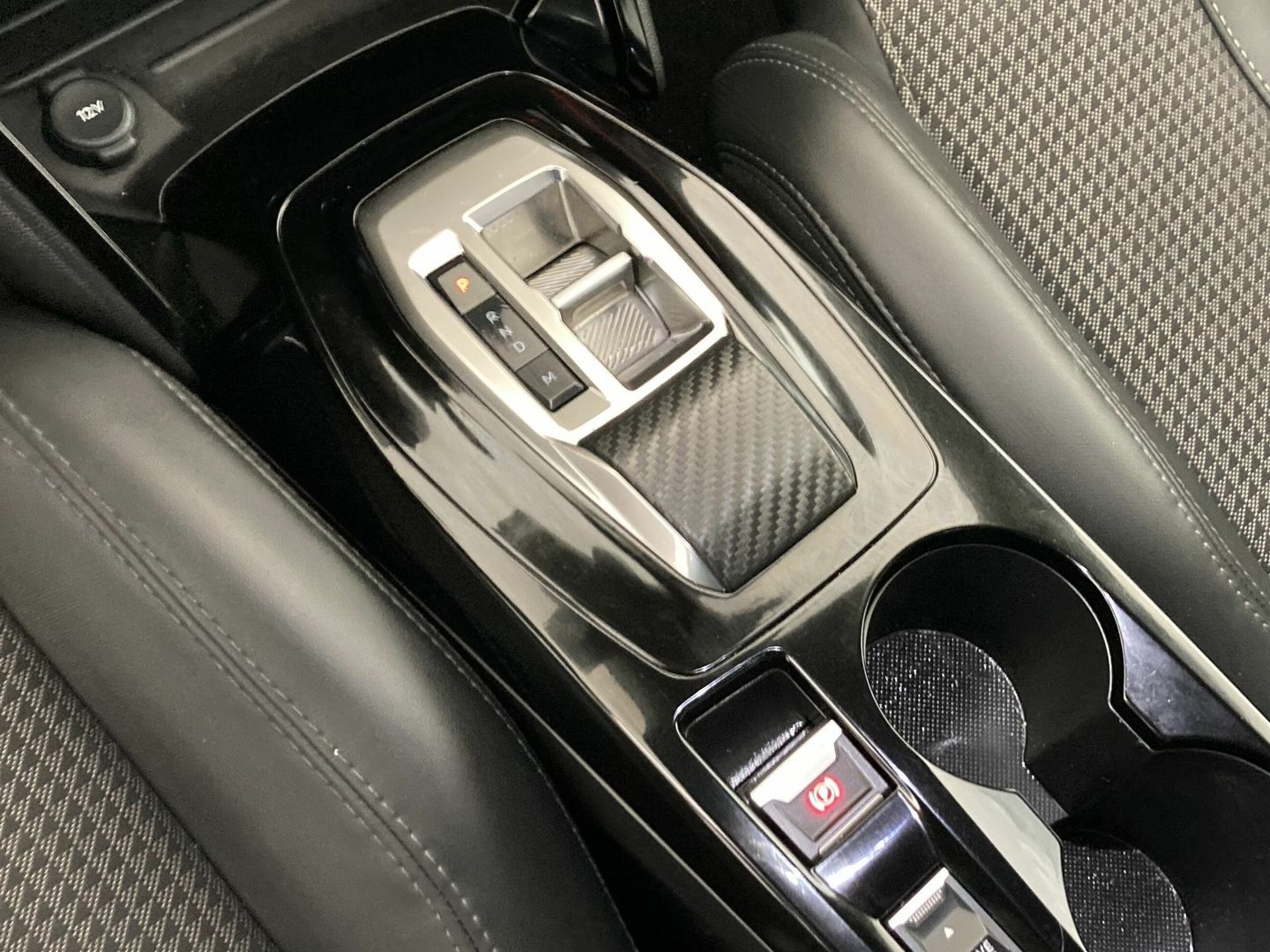 Peugeot 208 PureTech 100 GT EAT8 75 kW (100 CV)