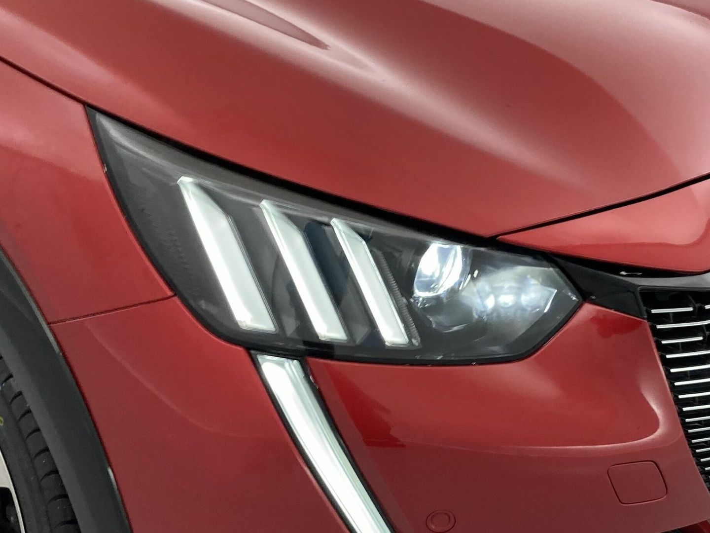 Peugeot 208 PureTech 100 GT EAT8 75 kW (100 CV)