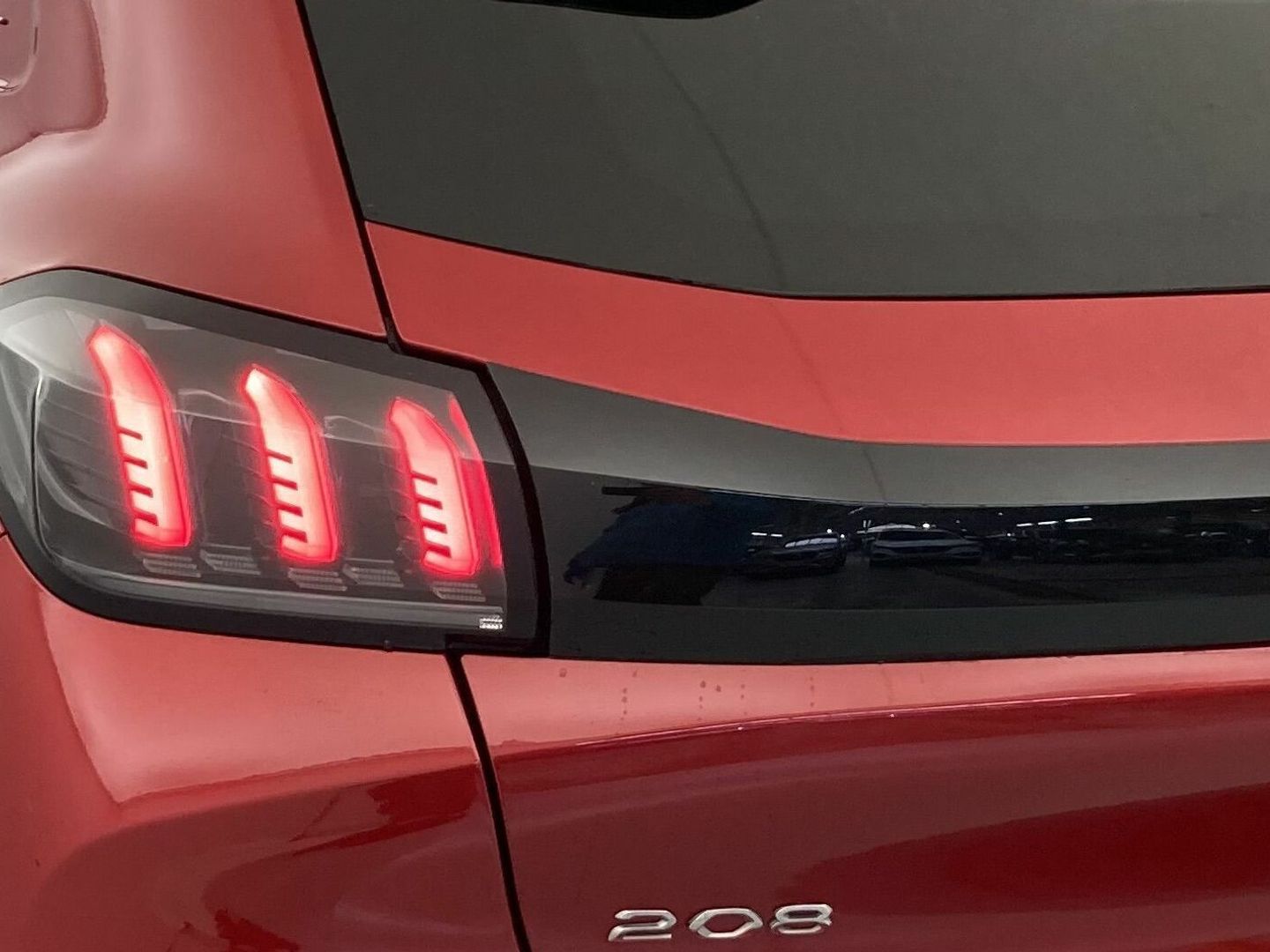 Peugeot 208 PureTech 100 GT EAT8 75 kW (100 CV)